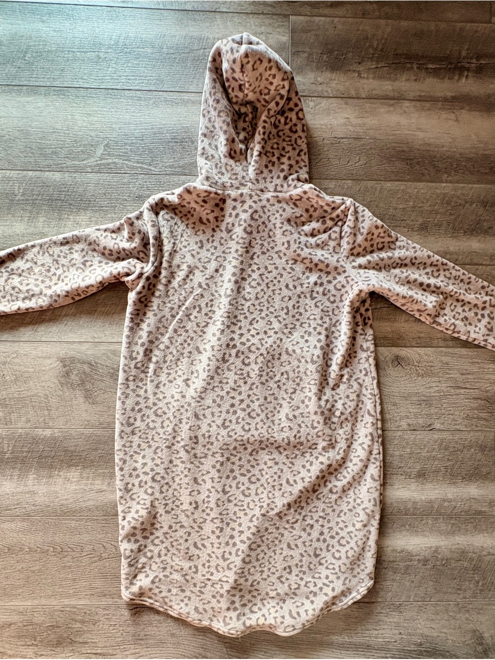 Soft Beige Leopard Hooded PJs for women,
S/M - Picture 2 of 5